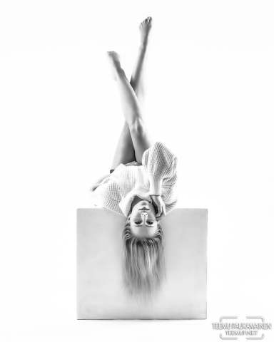 Pinja Seppälä - EM542203-b&w