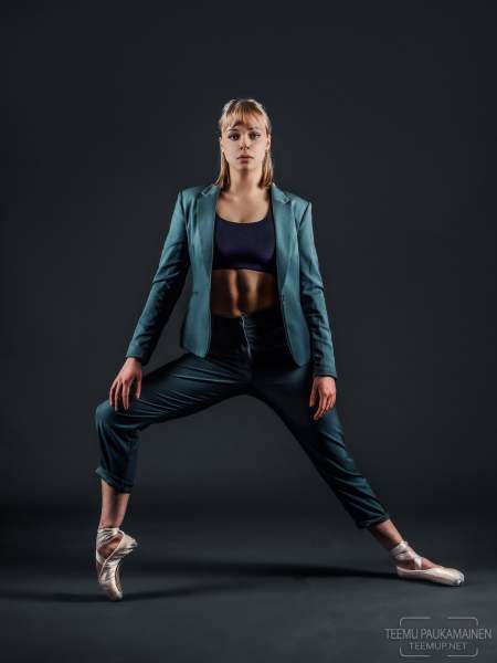 Emmi - EM549952-edit