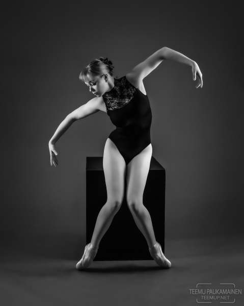 Emmi - EM550058-b&w