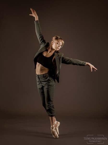 Emmi - EM549926-edit